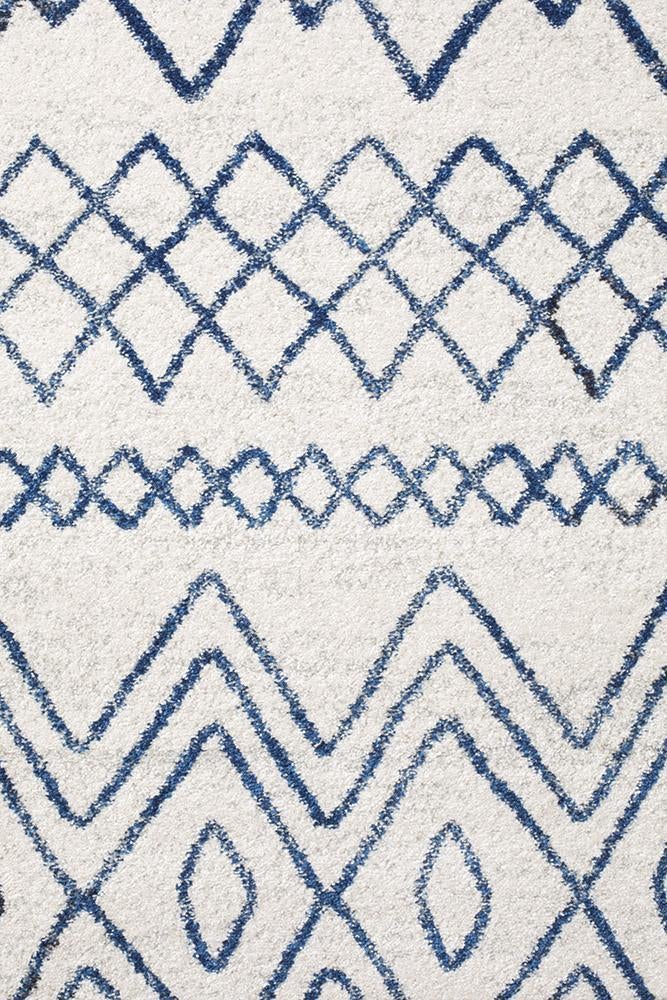 Oasis Nadia White Blue Rustic Tribal Round Rug